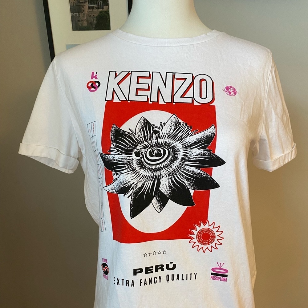 Kenzo Flower Peru T-Shirt. Like New.